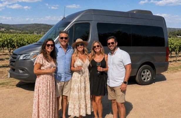 Private Half-Day Wine Tour in Fredericksburg-4hrs