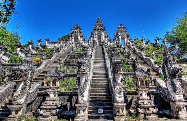 Gate of Heaven at Lempuyang Temple & East Bali Tour