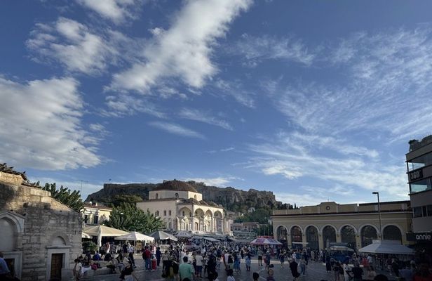 Athens Center Walking Tour with Plaka and Local Market