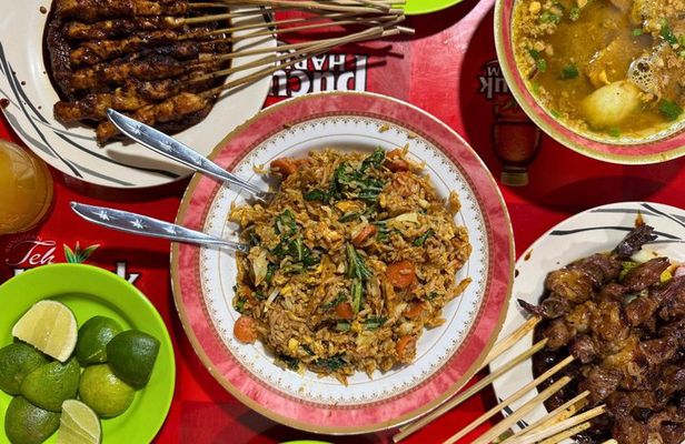 Jakarta Nights Food Tour with 15+ Tastings