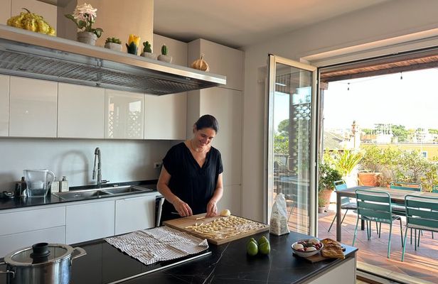Cooking Class in a Beautiful Roman Home: Pasta Tiramisù and Fun