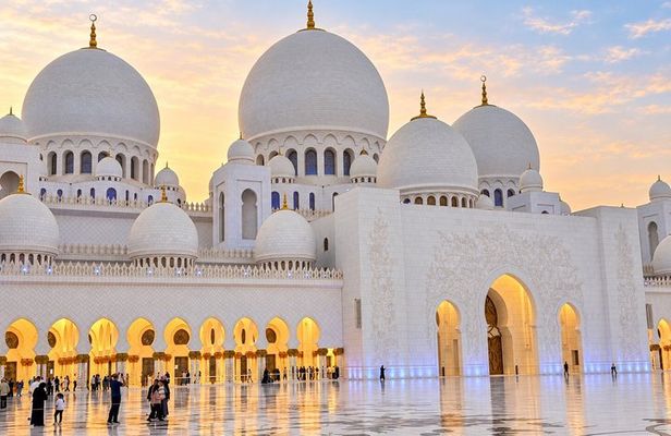 Private Abu Dhabi Tour from Dubai to Grand Mosque and Louvre