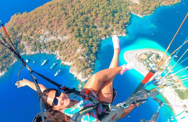 Tandem Paragliding Adventure from Babadağ in Fethiye Ölüdeniz