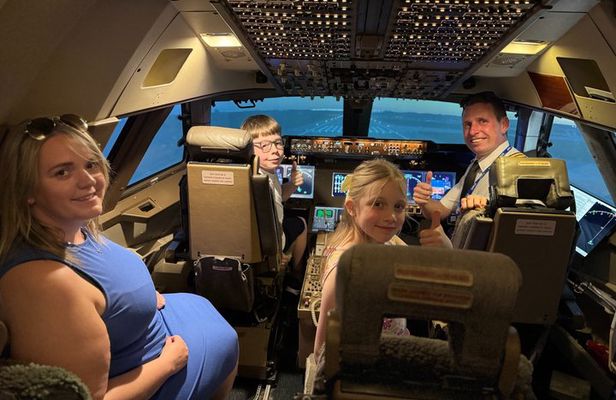 Fly a real Boeing 747 flight simulator