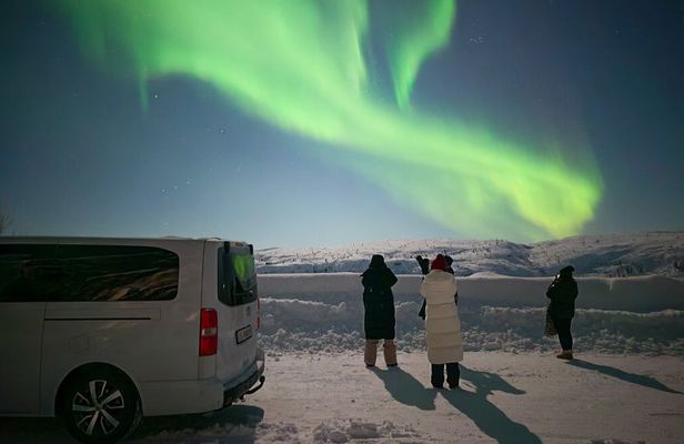 Northern Lights Small Group Tour around Kirkenes