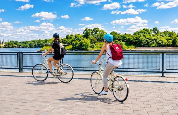 Kraków E-Bike Tour: Old Town & Kazimierz Guided (2h or 4h)
