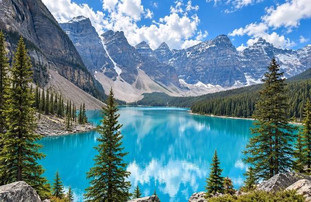Moraine Lake, Lake Louise & Banff Tour from Calgary, Canmore