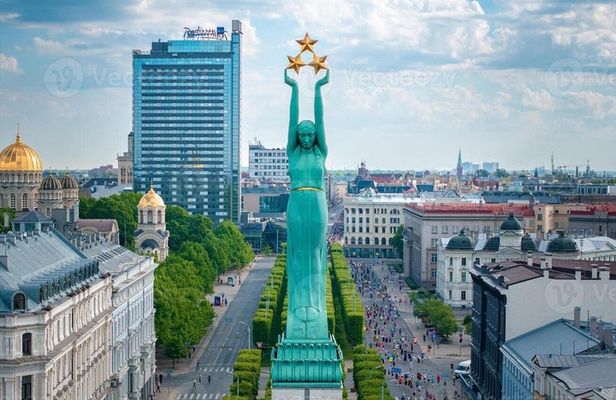 Private Riga City Tour with Guide by Luxury car