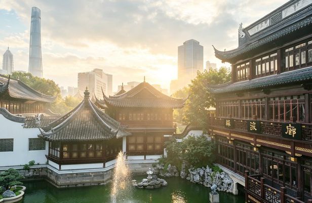 Shanghai Yu Garden & Old City God Temple: Private 460-Year walk