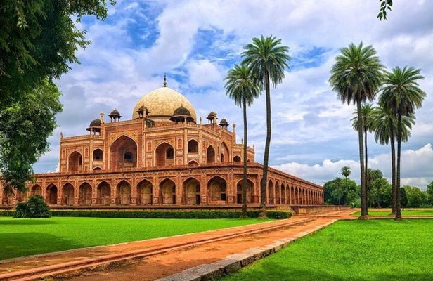 All Inclusive Half Day Old or New Delhi Tour by Car