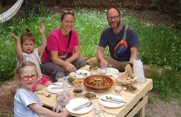 Private Skoura Oasis Walking Tour and Homemade Meal with Locals