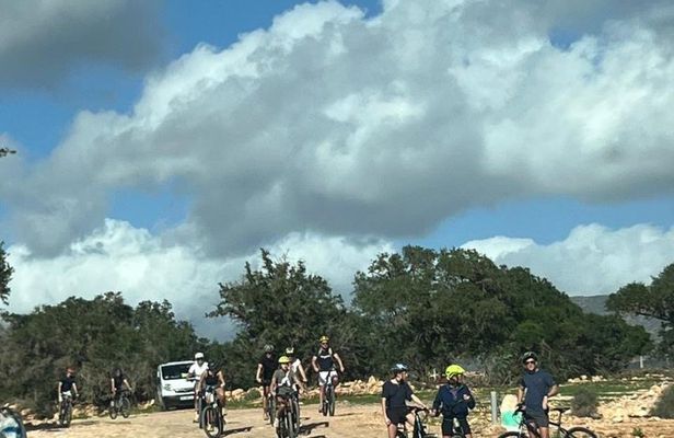 Discover Paradise Valley by Biking&Hiking