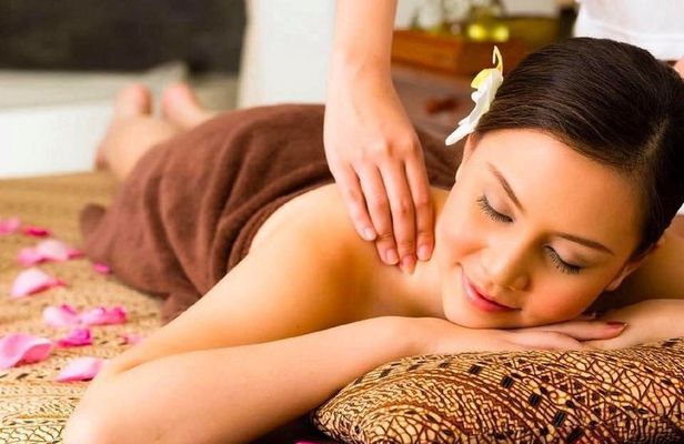 Hurghada 90-Minute Massage Experience with Face Mask and Transfer
