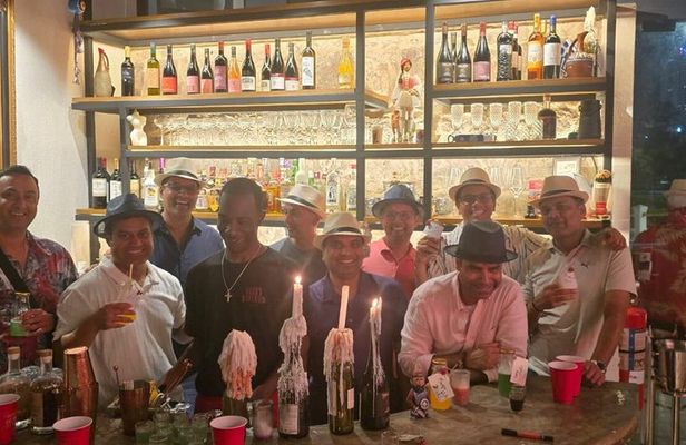 Panama City Casco Viejo Cocktail Class with Drinks