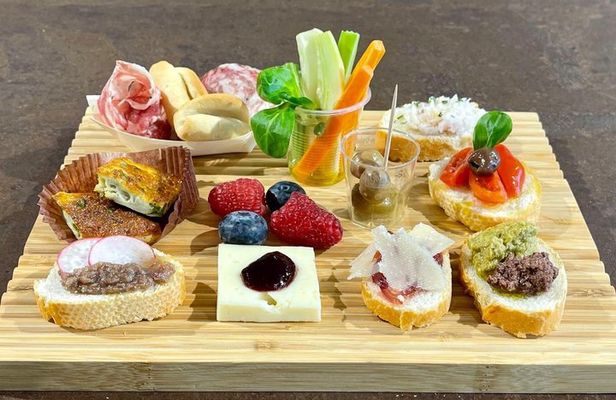 AperiOLIO: Among the Olive Groves of Lake Garda with Gourmet