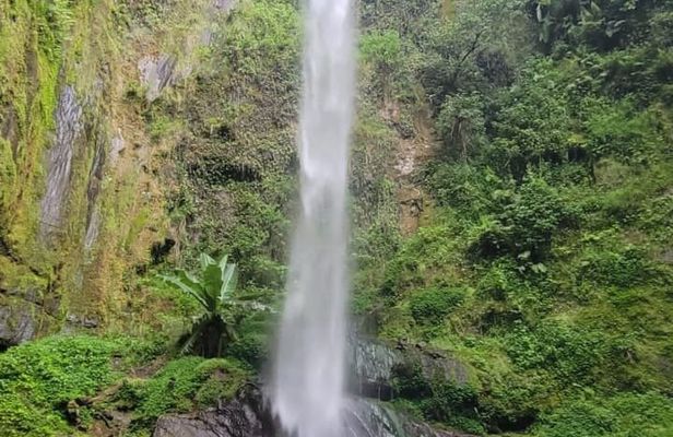 Napuru Waterfall Hiking Experience in Arusha