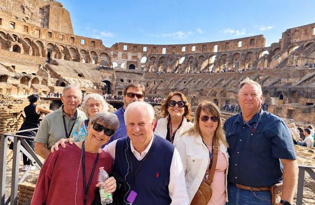 Small Group Tour of Colosseum, Forum, Palatine - all inclusive