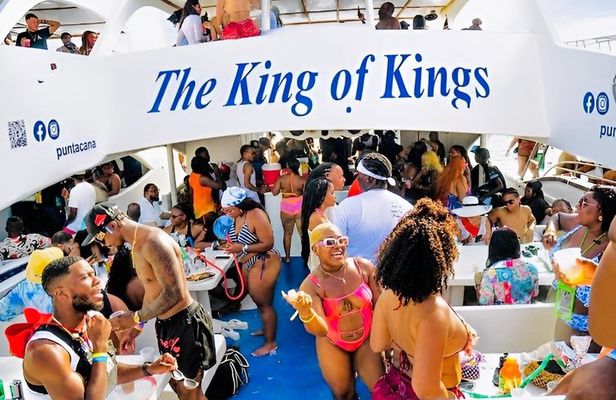 Punta cana Hip Hop Party Boat: Unlimited Drinks & DJ *Only Adults