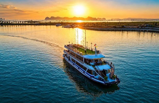 FromHanoi: Halong Bay Luxury Day Cruise: Lunch&Cave, Kayak, Swim