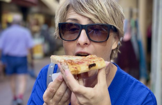 Nice: Old Town Food Tour with 12 Tastings & Local Wine