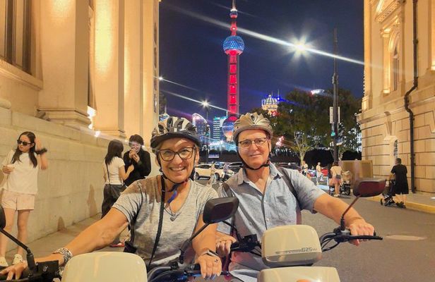 3 Hours Shanghai Highlights: E-Scooter Tour & Foodie Experience