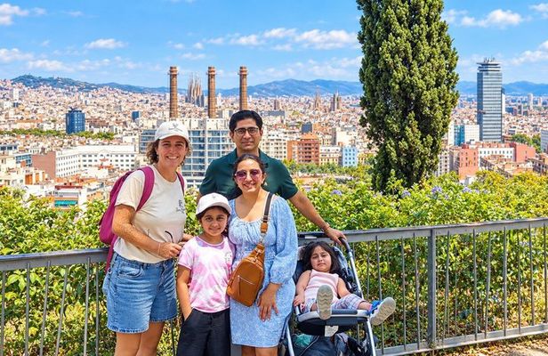 Barcelona Montjuic Tour for children with Cable Car and Special Map