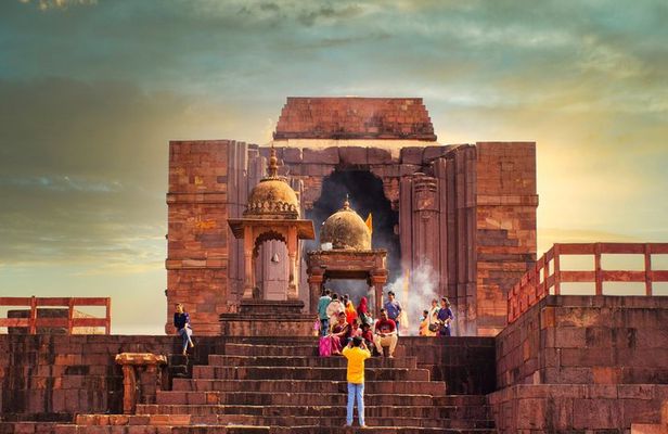 Bhimbetka & Bhojpur Temple Guided Day Trip from Bhopal