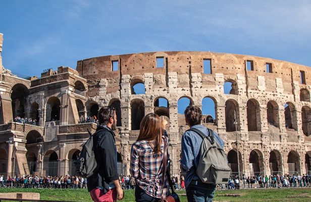 Guided tour of the Colosseum, Roman Forum, and Palatine Hill