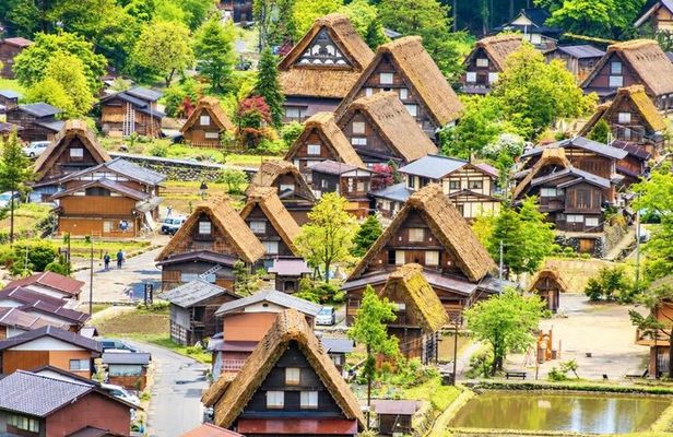 Takayama Private Custom Tour with Local Guide