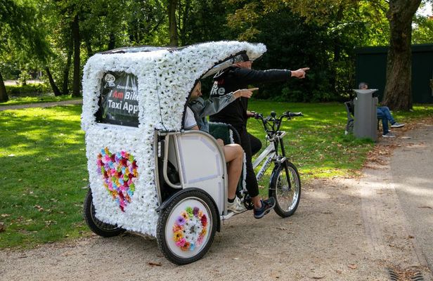 2 Hours Private Amsterdam Rickshaw Tour