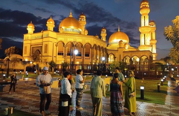 Private Bandar by Night & Water Village Tour
