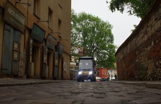 Krakow: Jewish Quarter Golf Cart Tour and River Cruise by Gondola