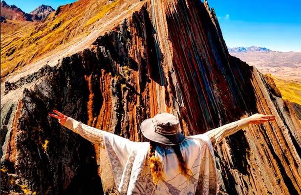 Cusco: Rainbow Mountain Hike Pallay Punchu