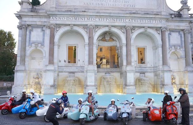 Rome Private/Group Tour in a Vespa Sidecar Style for 90 Minutes