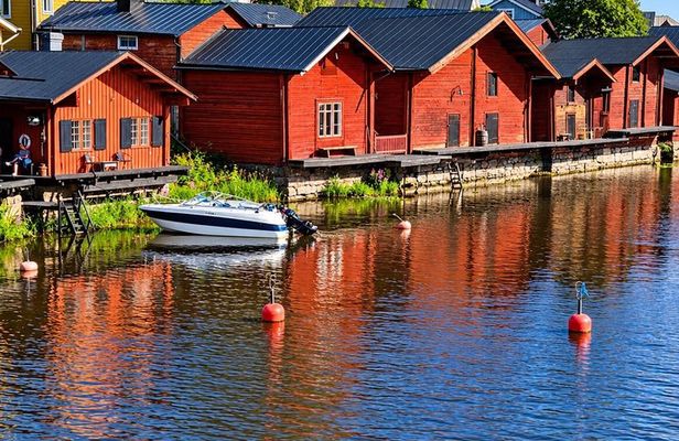 Porvoo Old Town and Riverside Heritage Guided Tour from Helsinki