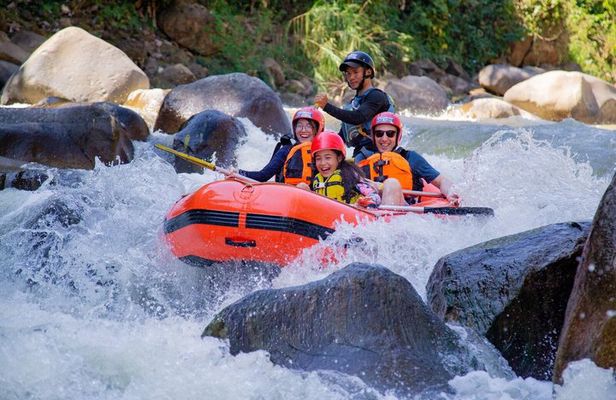 Chiang Mai Rafting in Mae Taeng River with Thai Buffet