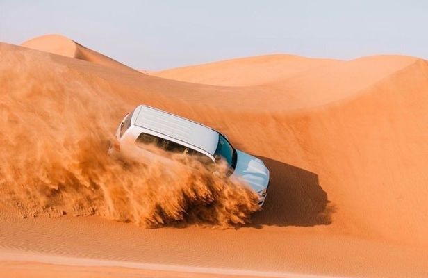 Wahiba Sands Sunset Safari: 4x4 Dune Bashing & Omani Hospitality